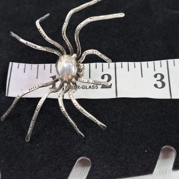 Silver Spider Pin - Picture 11 of 12